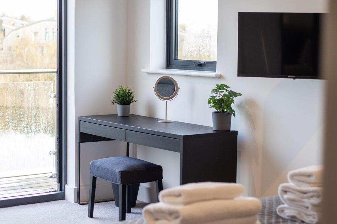 Minety Lake 43, Green Haven Somerford Keynes 외부 사진